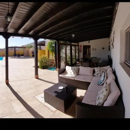 Вилла Con Piscina Privada Manitaga.