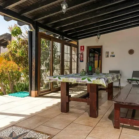 Con Piscina Privada Manitaga. Вилла *