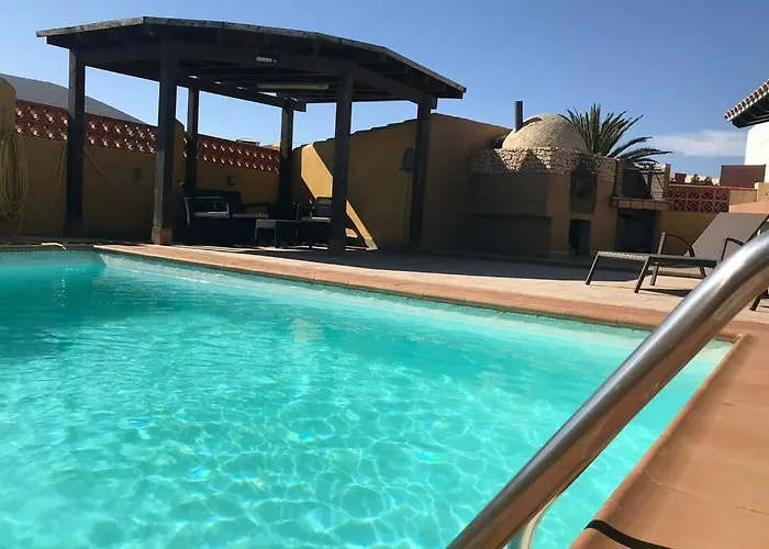 Con Piscina Privada Manitaga. Вилла *